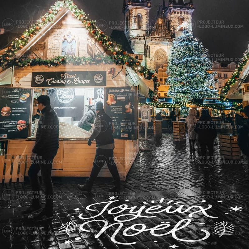 Beleuchtete Dekoration für den Weihnachtsmarkt